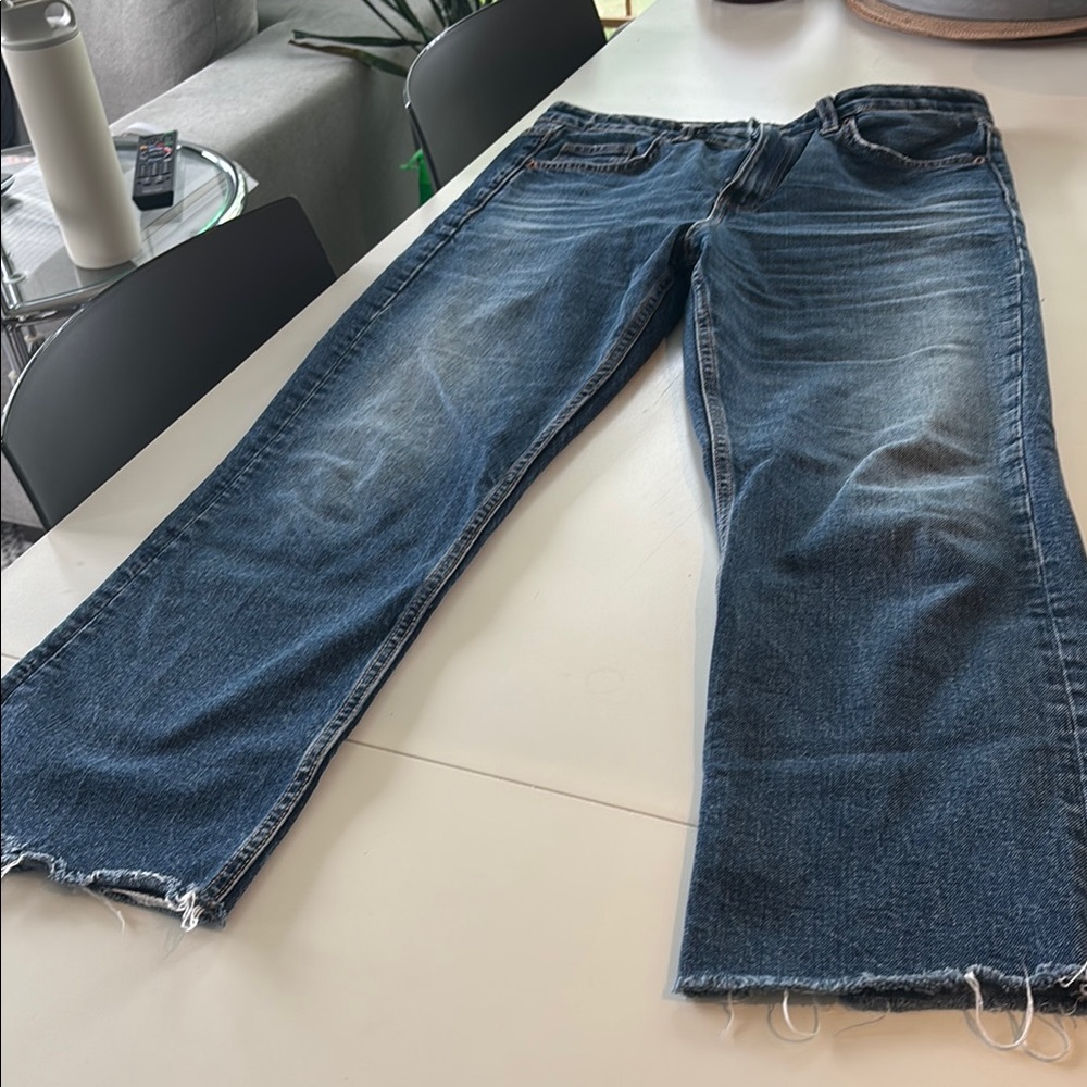Zara Blue Relaxed Jeans with Frayed Hem and Natural Fade